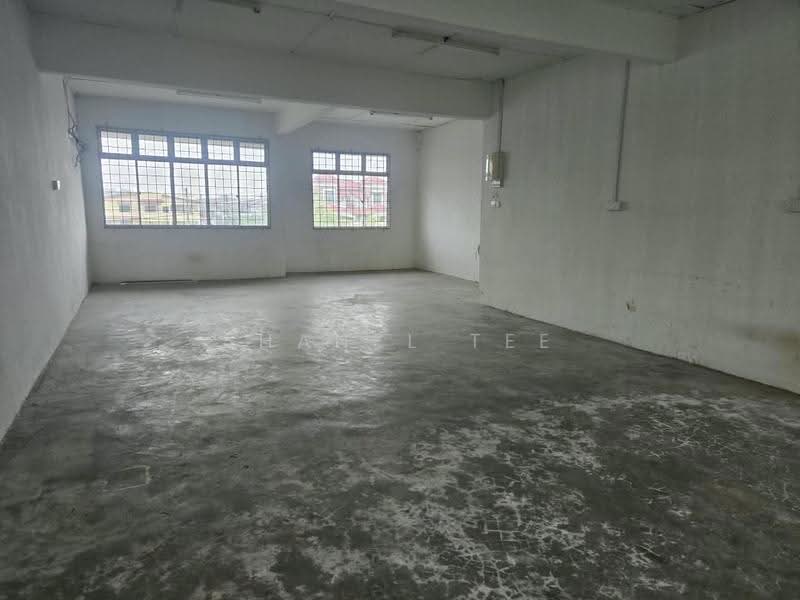 Shop for Sale in Taman Koperasi (Kluang) - Shanel Tee - Interior - PropertyGuru.com.my