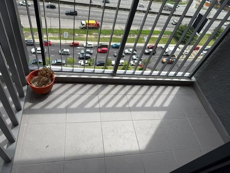 Kediaman Servis untuk Disewa di M Luna - KK Yap - Balcony - PropertyGuru.com.my
