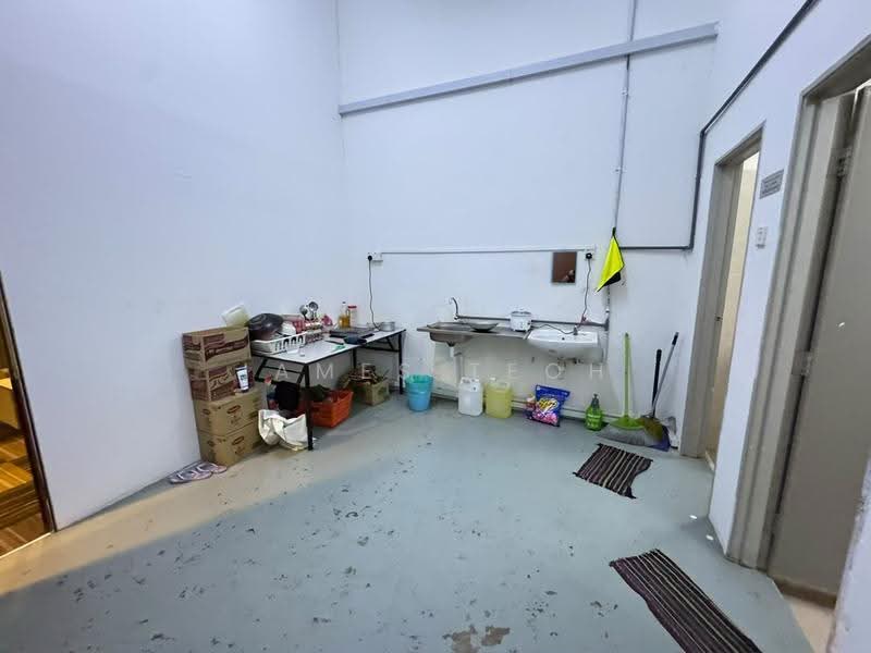 Shop for Rent in Pusat Perdagangan Seri Kembangan (Seri Kembangan) - James Teoh - Kitchen - PropertyGuru.com.my