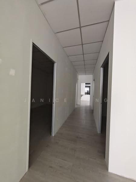 Shop / Office for Rent in Bandar Indahpura (Kulai) - Janice Yong - Corridor - PropertyGuru.com.my