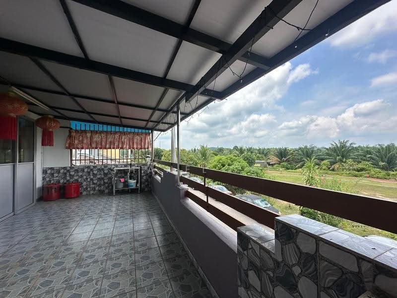 2-storey Terraced House for Sale in Segamat (Johor) - Shanel Tee - Balcony - PropertyGuru.com.my