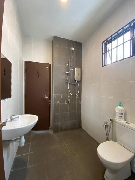 Rumah Teres 2-Tingkat untuk Dijual di Alam Impian (Shah Alam) - Adibah Salim - Bathroom - PropertyGuru.com.my