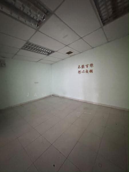 Factory for Rent in Taman Perindustrian Bukit Serdang (Seri Kembangan) - James Teoh - Interior - PropertyGuru.com.my