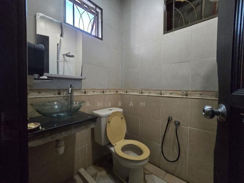 Rumah Berkembar untuk Dijual di Usj 3 (Subang Jaya) - Mahirah . - Bathroom - PropertyGuru.com.my
