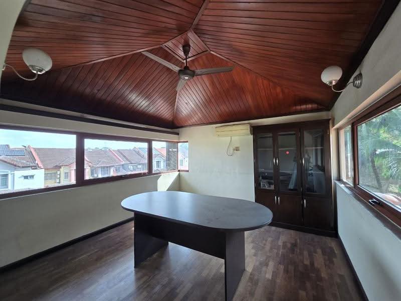 Rumah Berkembar untuk Dijual di Usj 3 (Subang Jaya) - Mahirah . - Study - PropertyGuru.com.my