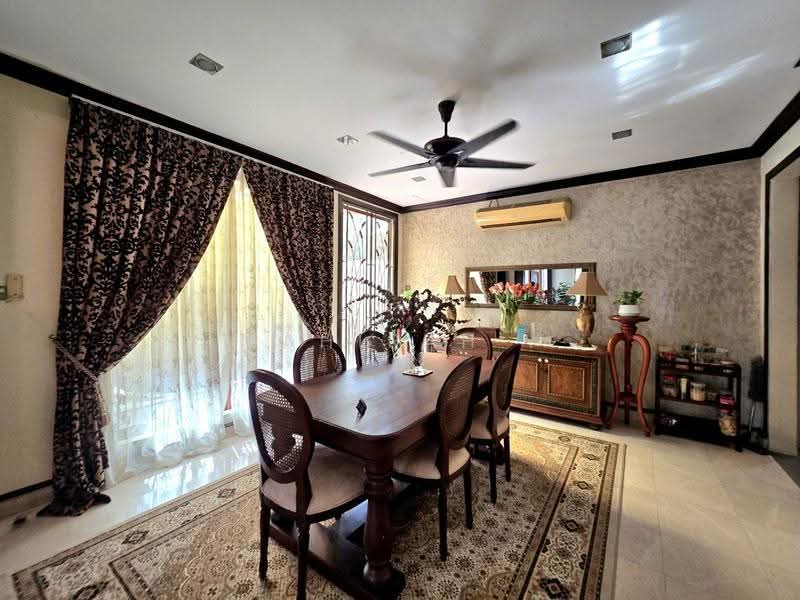 Rumah Berkembar untuk Dijual di Usj 3 (Subang Jaya) - Mahirah . - Dining Room - PropertyGuru.com.my