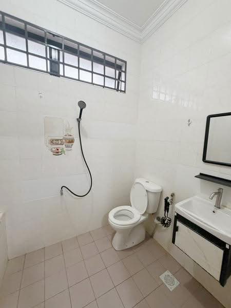 Rumah Teres 2-Tingkat untuk Dijual di Taman Skudai Baru (Skudai) - Ee Fong Toh - Bathroom - PropertyGuru.com.my