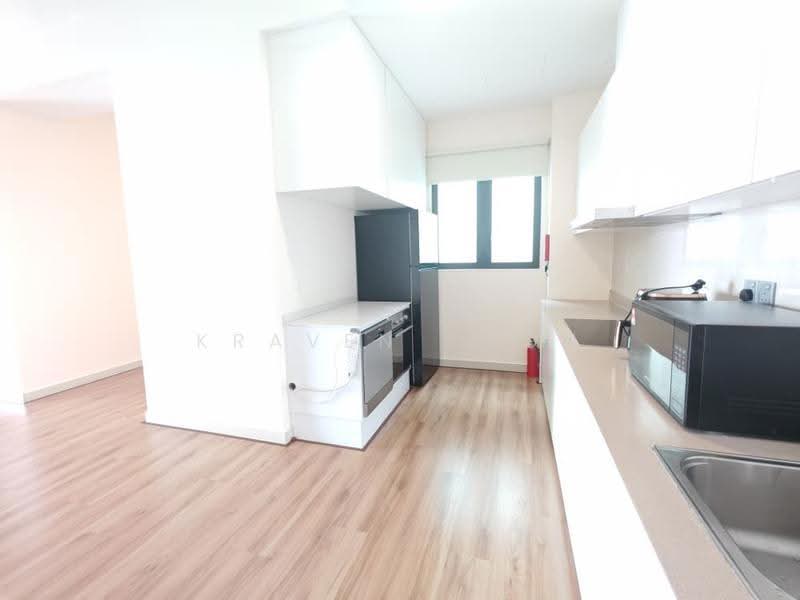 Service Residence for Sale at Senada Residence @ KLGCC Resort - Kraven Poon - Kitchen - PropertyGuru.com.my
