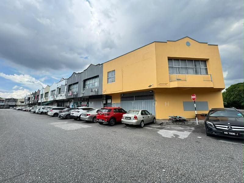 Factory for Sale in Taman Perindustrian Bukit Serdang (Seri Kembangan) - James Teoh - Exterior - PropertyGuru.com.my