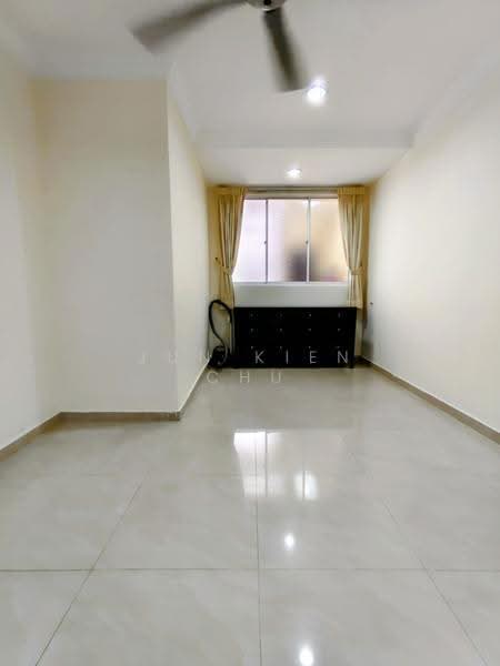 Rumah Teres 2-Tingkat untuk Dijual di Kota Damansara (Selangor) - Jun Kien Chu - Living Room - PropertyGuru.com.my