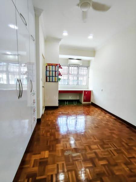 Rumah Teres 2-Tingkat untuk Dijual di Kota Damansara (Selangor) - Jun Kien Chu - Study - PropertyGuru.com.my