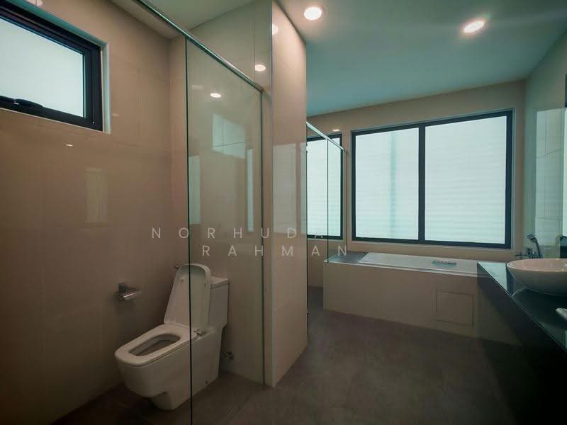 Banglo Lot Kosong untuk Disewa di Cyberjaya (Selangor) - Norhuda Ab Rahman - Bathroom - PropertyGuru.com.my