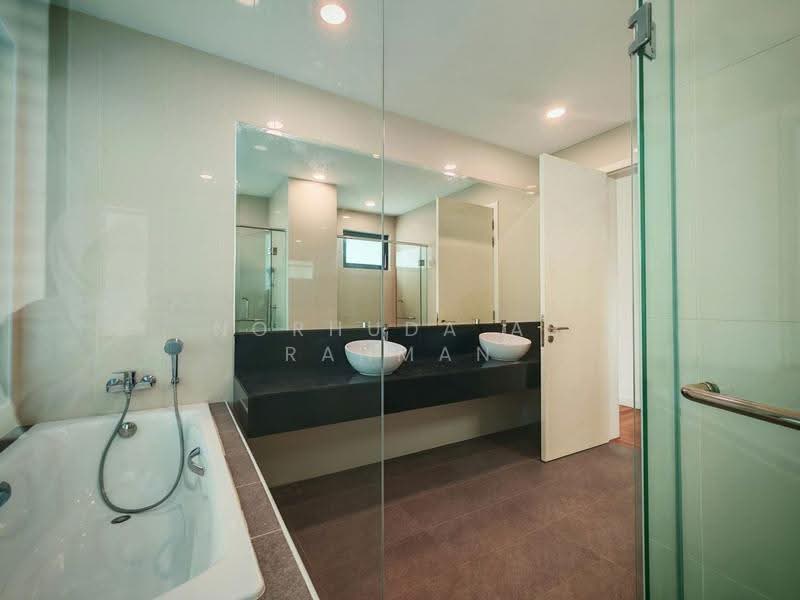 Banglo Lot Kosong untuk Disewa di Cyberjaya (Selangor) - Norhuda Ab Rahman - Bathroom - PropertyGuru.com.my