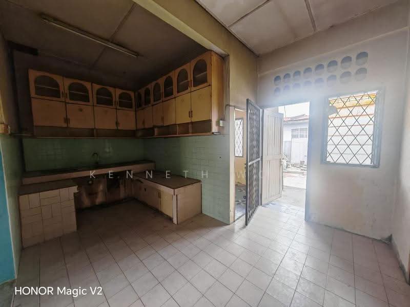 Rumah Teres 2-Tingkat untuk Dijual di Taman Matang Jaya (Kuching) - Kenneth Wong - Kitchen - PropertyGuru.com.my