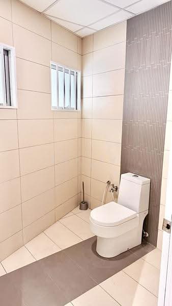Shop / Office for Rent in Taman Overseas Union (Taman Oug) (Jalan Klang Lama (Old Klang Road)) - Baxter Lim - Bathroom - PropertyGuru.com.my