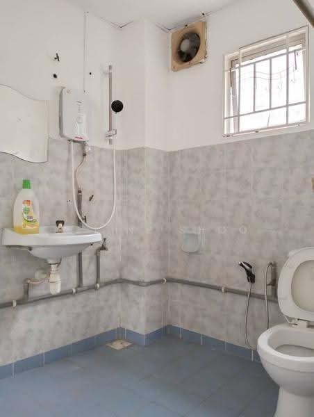 Townhouse for Rent in Bukit Jalil (Kuala Lumpur) - Celine Shoo - Bathroom - PropertyGuru.com.my