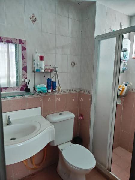 Kondominium untuk Dijual di Ketumbar Hill - Sam Yap - Bathroom - PropertyGuru.com.my