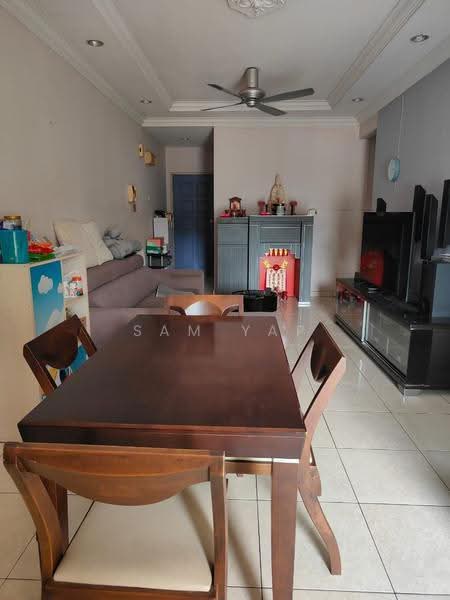 Kondominium untuk Dijual di Ketumbar Hill - Sam Yap - Living Room - PropertyGuru.com.my