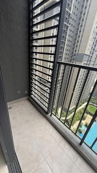 Kediaman Servis untuk Dijual di One Equine - Vanny Lum - Balcony - PropertyGuru.com.my