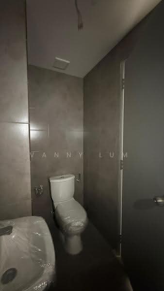 Kediaman Servis untuk Dijual di One Equine - Vanny Lum - Bathroom - PropertyGuru.com.my