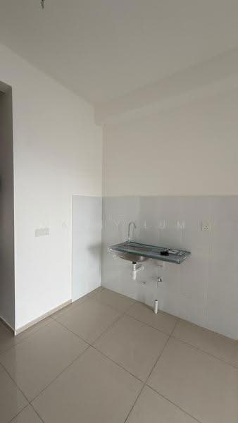 Kediaman Servis untuk Dijual di One Equine - Vanny Lum - Kitchen - PropertyGuru.com.my