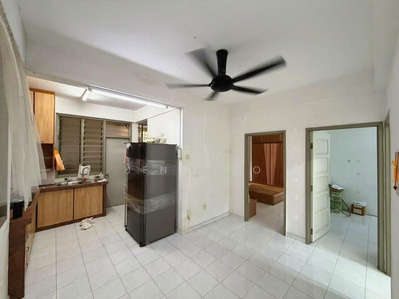 Kondominium untuk Dijual di Jay Series (Greenlane Heights Block J) - Jen Choo - Kitchen - PropertyGuru.com.my