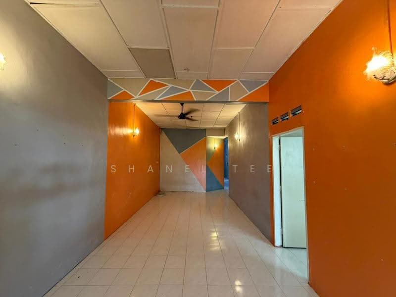 Rumah Teres 1-Tingkat untuk Dijual di Kluang (Johor) - Shanel Tee - Corridor - PropertyGuru.com.my