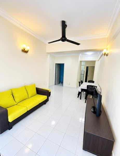Kondominium untuk Disewa di Taman Desa Relau 2 - AfiqHamzah . - Living Room - PropertyGuru.com.my