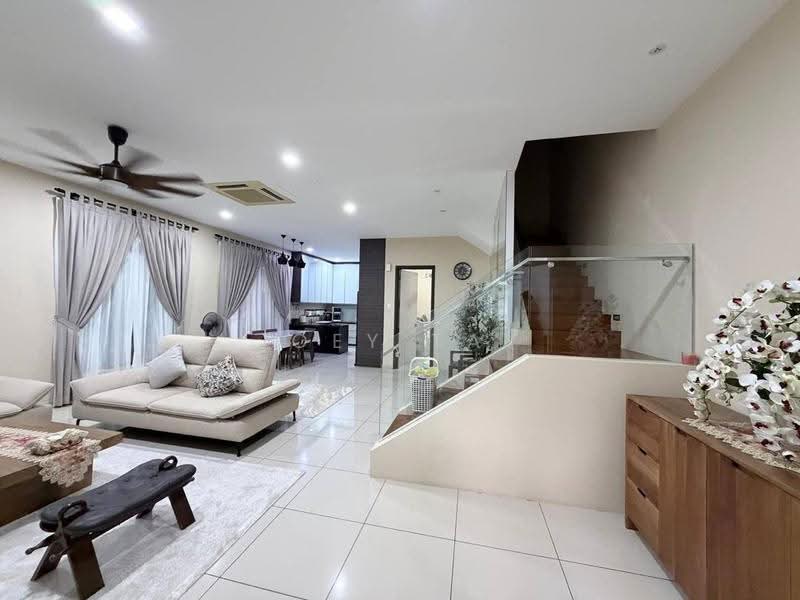 Rumah Kluster untuk Dijual di Senibong (Permas Jaya) - Joey Tay - Living Room - PropertyGuru.com.my