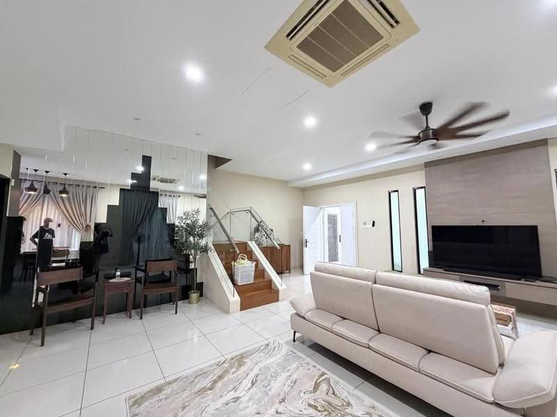Rumah Kluster untuk Dijual di Senibong (Permas Jaya) - Joey Tay - Living Room - PropertyGuru.com.my