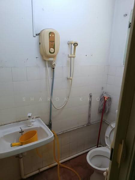 Retail Space for Rent in Ayer Itam (Penang) - Sharon Khor - Bathroom - PropertyGuru.com.my