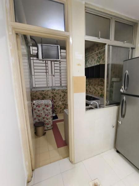 Kediaman Servis untuk Dijual di Kipark Apartment - Bernard Lim - PropertyGuru.com.my