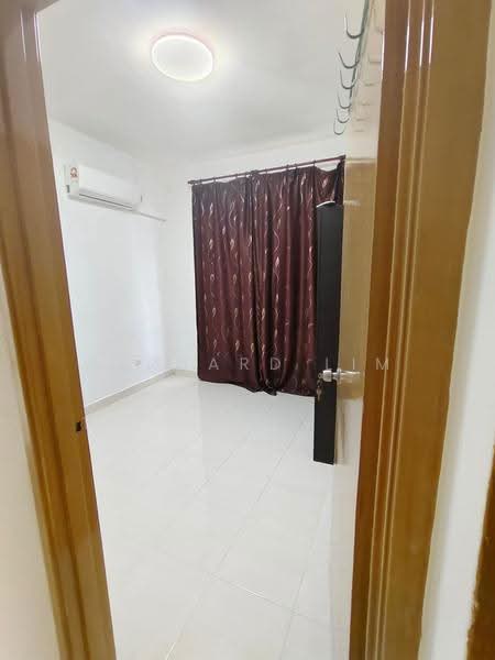 Kediaman Servis untuk Dijual di Kipark Apartment - Bernard Lim - PropertyGuru.com.my