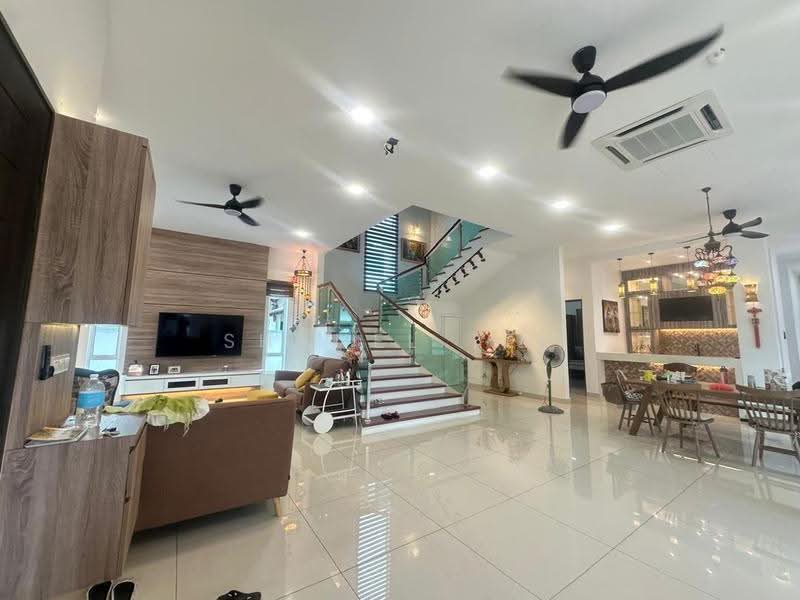 Bungalow House untuk Dijual di Taman Kluang Indah (Kluang) - Shanel Tee - Living Room - PropertyGuru.com.my