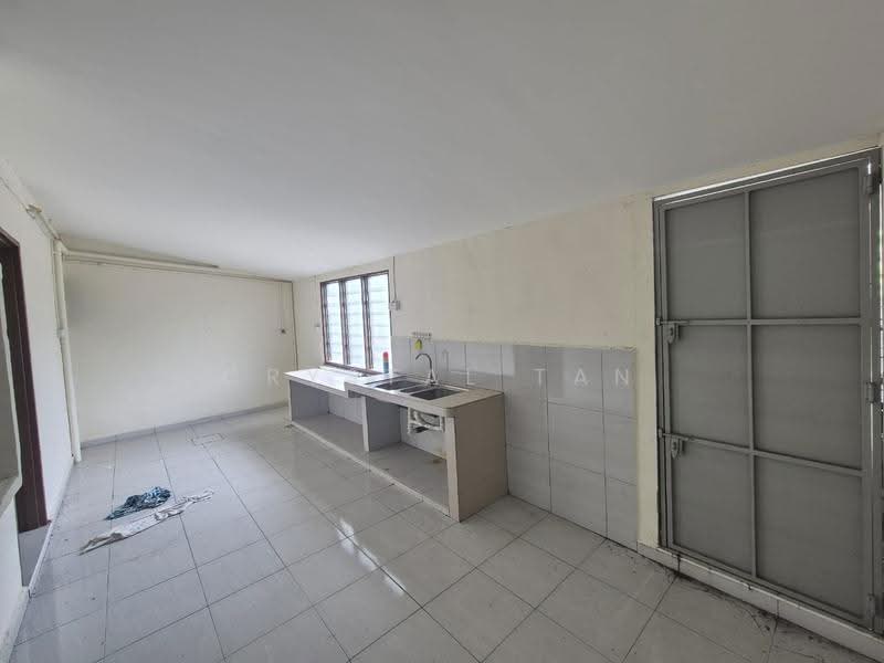 Rumah Teres 1-Tingkat untuk Dijual di Taman Kluang Baru (Kluang) - Crystal Tan - Kitchen - PropertyGuru.com.my