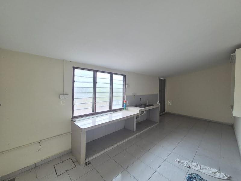 Rumah Teres 1-Tingkat untuk Dijual di Taman Kluang Baru (Kluang) - Crystal Tan - Kitchen - PropertyGuru.com.my