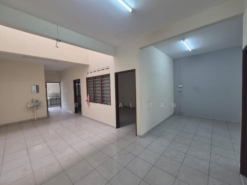 Rumah Teres 1-Tingkat untuk Dijual di Taman Kluang Baru (Kluang) - Crystal Tan - Interior - PropertyGuru.com.my