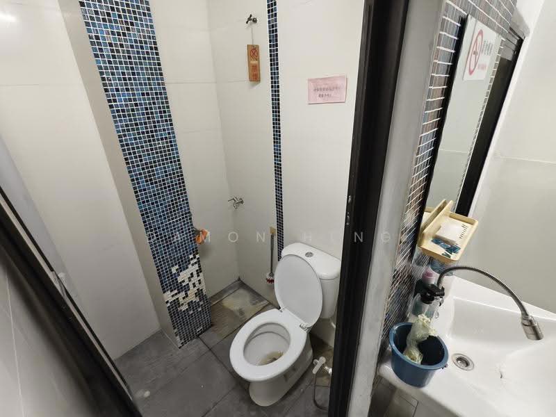 Shop for Rent in Jalan Klang Lama (Old Klang Road) (Kuala Lumpur) - Damon Heng - Bathroom - PropertyGuru.com.my