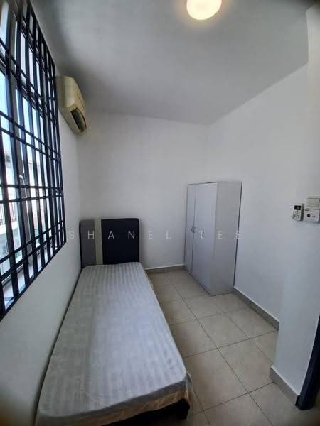 Rumah Teres 2-Tingkat untuk Dijual di Taman Mengkibol (Kluang) - Shanel Tee - Bedroom - PropertyGuru.com.my