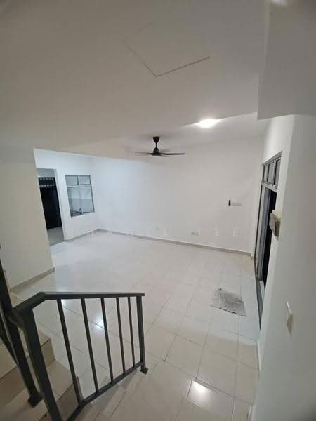 Rumah Teres 2-Tingkat untuk Dijual di Taman Mengkibol (Kluang) - Shanel Tee - Living Room - PropertyGuru.com.my