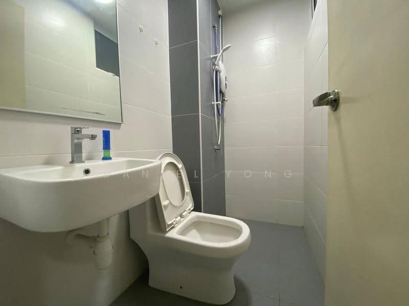 Kediaman Servis untuk Dijual di SKS Habitat - Daniel Yong - Bathroom - PropertyGuru.com.my