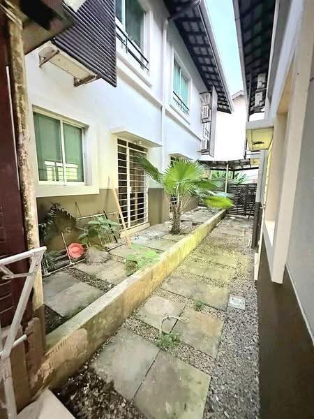 Rumah Teres 2-Tingkat untuk Dijual di Leisure Farm (Gelang Patah) - Serene Low - PropertyGuru.com.my