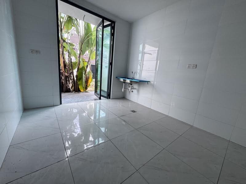 3.5-storey Terraced House for Sale in Taman Tun Dr Ismail (Kuala Lumpur) - Zuraini Soh - Kitchen - PropertyGuru.com.my