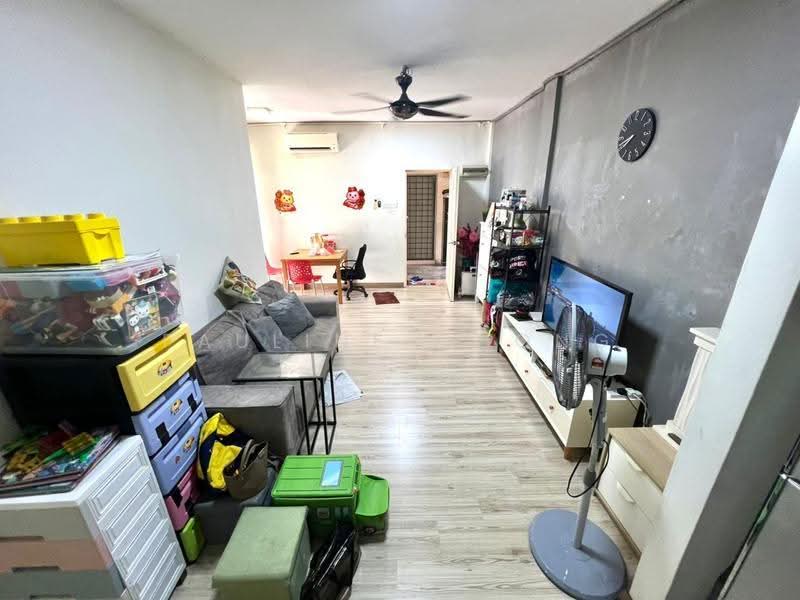 Kondominium untuk Dijual di Indah Condominium - Pauline Chong - Living Room - PropertyGuru.com.my