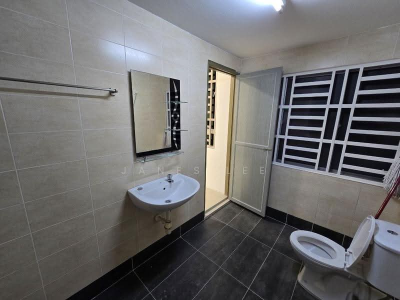 2.5-storey Terraced House for Rent in Bukit Mertajam (Penang) - Janes Lee - Bathroom - PropertyGuru.com.my