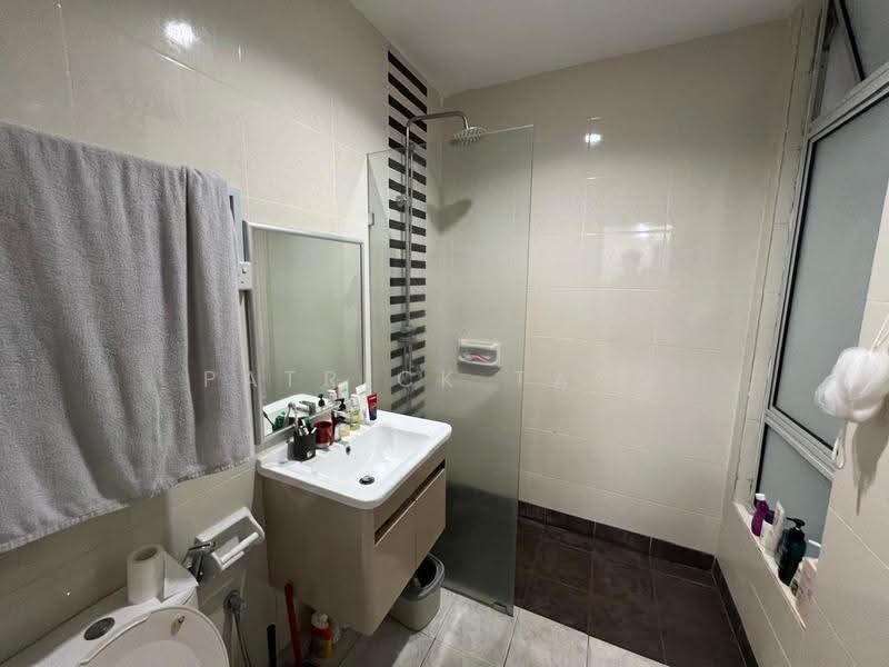 Condominium for Sale at The Brezza - Patrick Tang - Bathroom - PropertyGuru.com.my