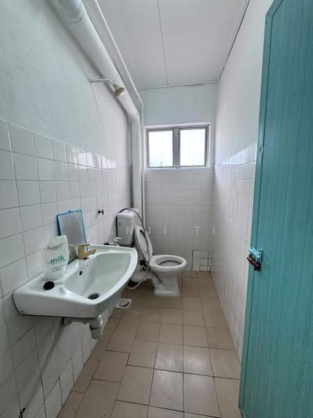 2.5-storey Terraced House for Sale in Taman Sri Sinar (Segambut) - Kenji Ti - Bathroom - PropertyGuru.com.my