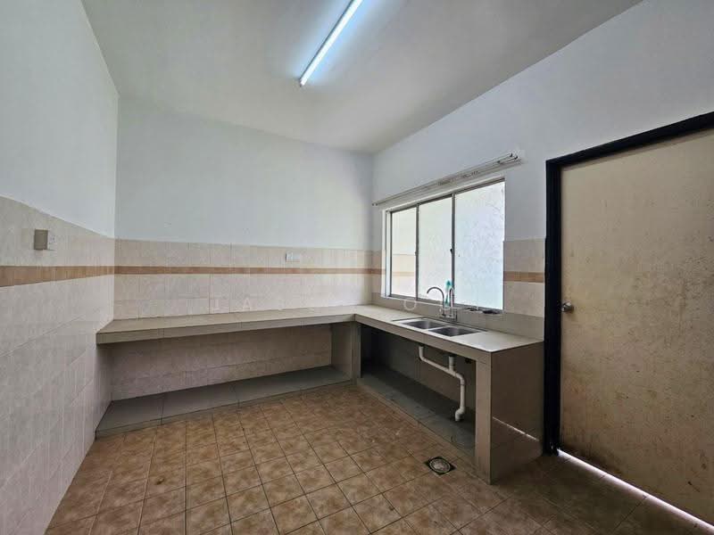 2-storey Terraced House for Sale in Putra Heights (Subang Jaya) - Jason Ooi - Kitchen - PropertyGuru.com.my