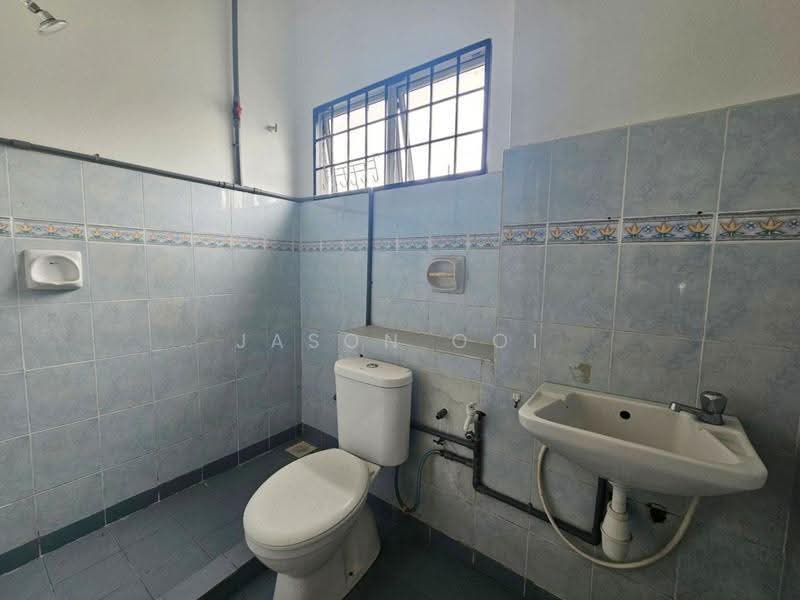 2-storey Terraced House for Sale in Putra Heights (Subang Jaya) - Jason Ooi - Bathroom - PropertyGuru.com.my