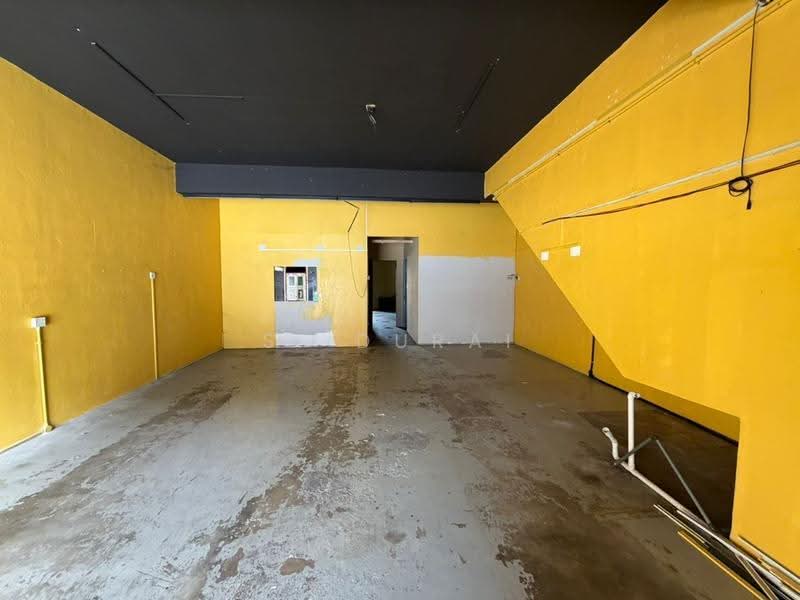Kedai untuk Disewa di Taman Tampoi Indah 2 (Tampoi) - S. Durai - Interior - PropertyGuru.com.my